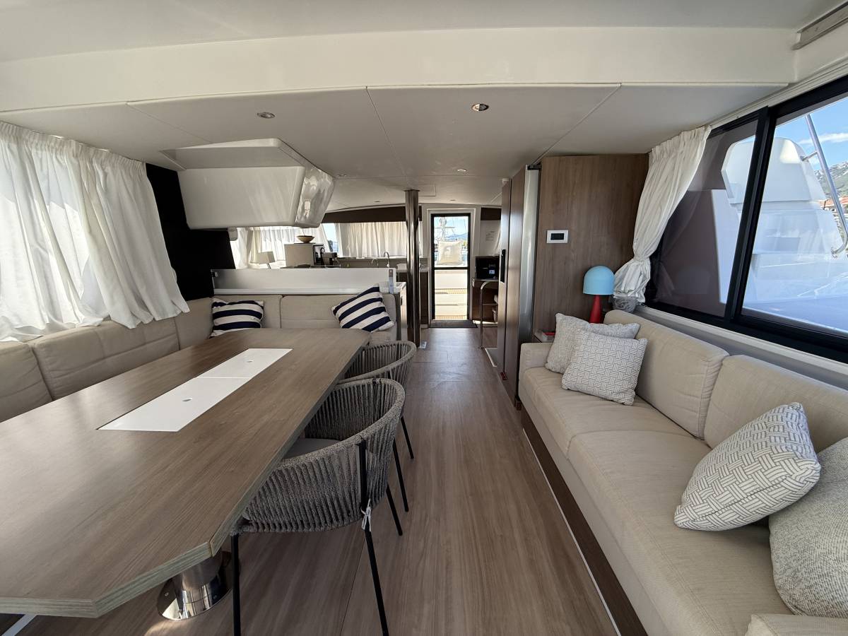 Bali 4.4, Thetis | Yacht Charter Croatia