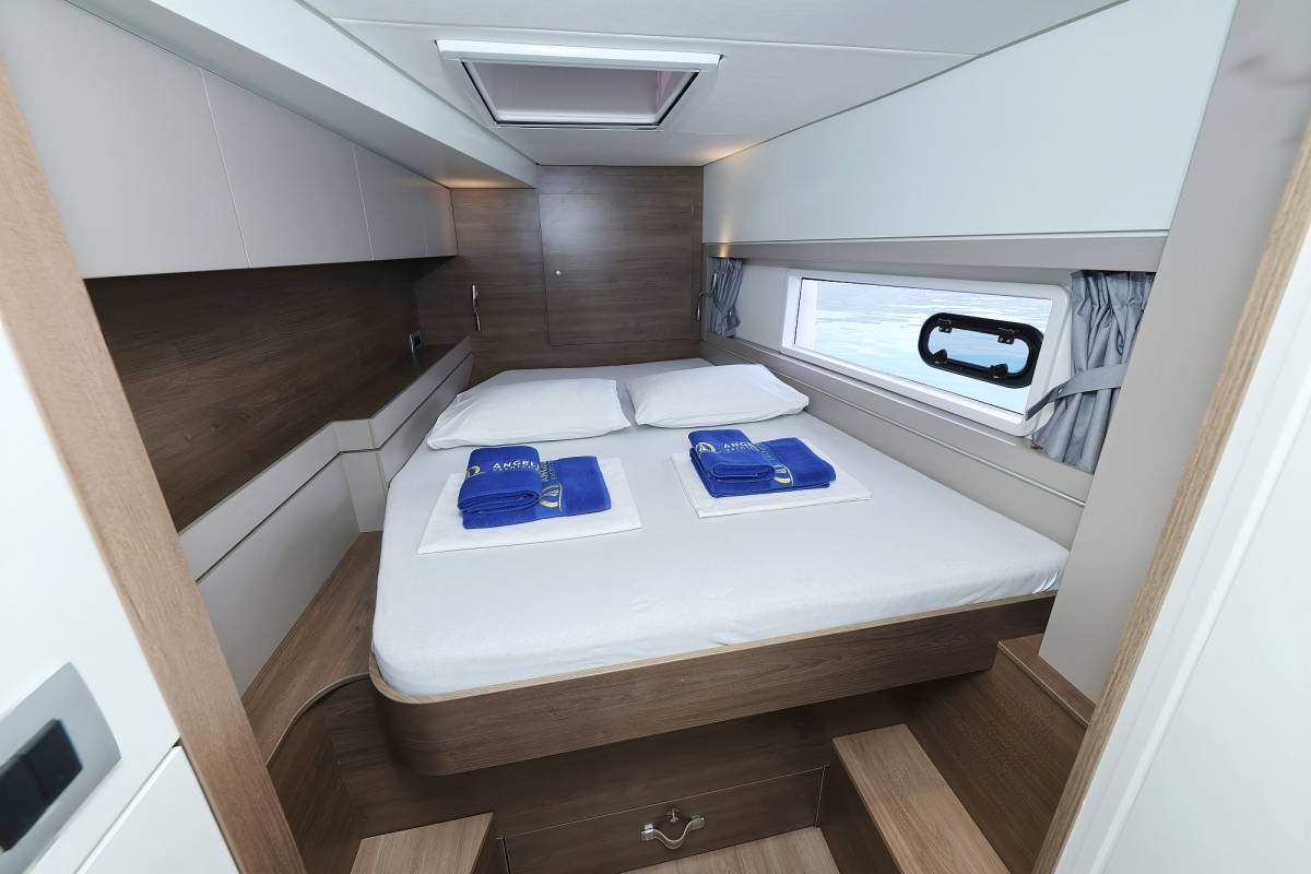 Bali 4.4, Thetis | Yacht Charter Croatia