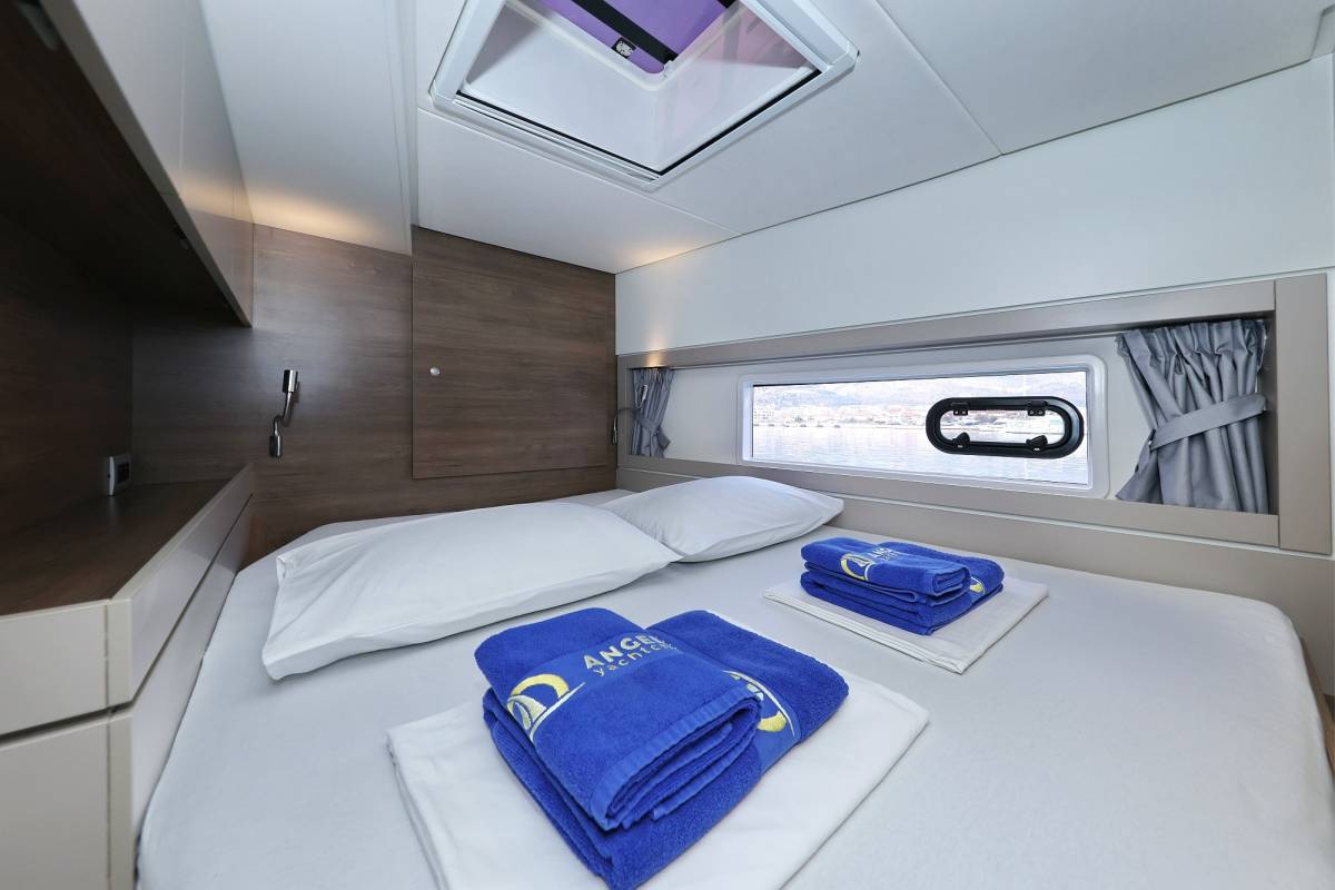 Bali 4.4, Thetis | Yacht Charter Croatia