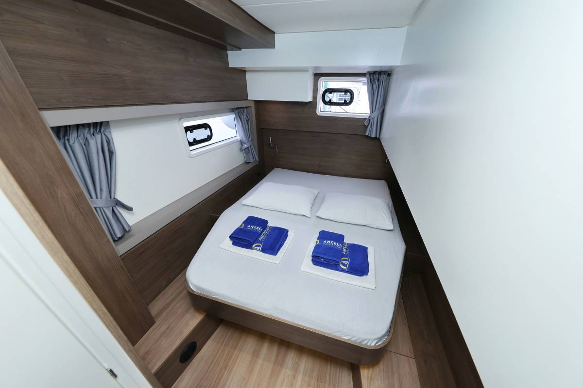 Bali 4.4, Thetis | Yacht Charter Croatia