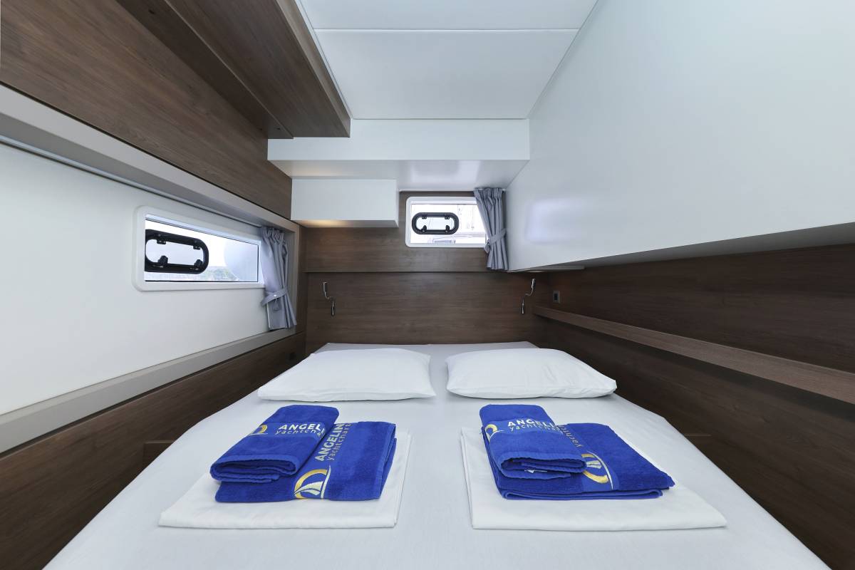 Bali 4.4, Thetis | Yacht Charter Croatia