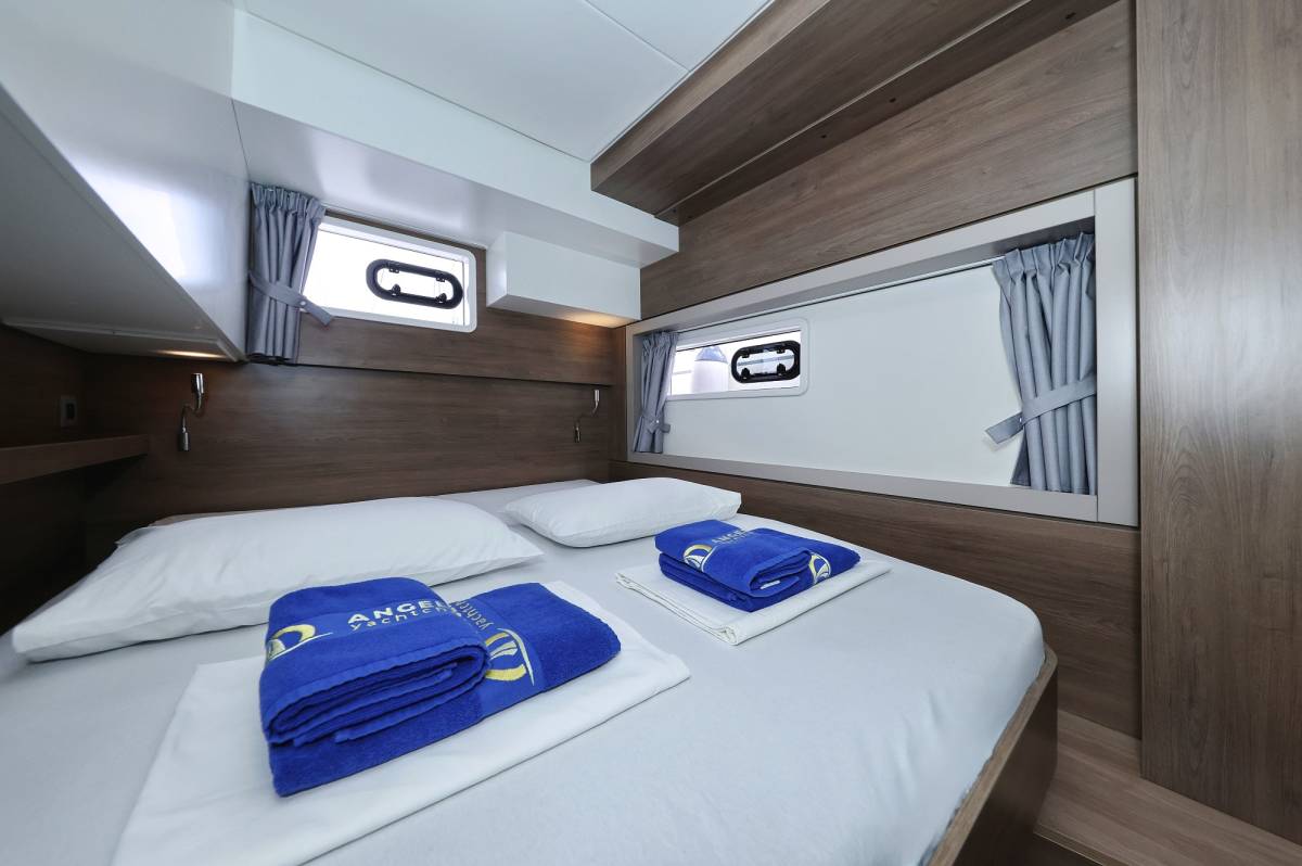 Bali 4.4, Thetis | Yacht Charter Croatia