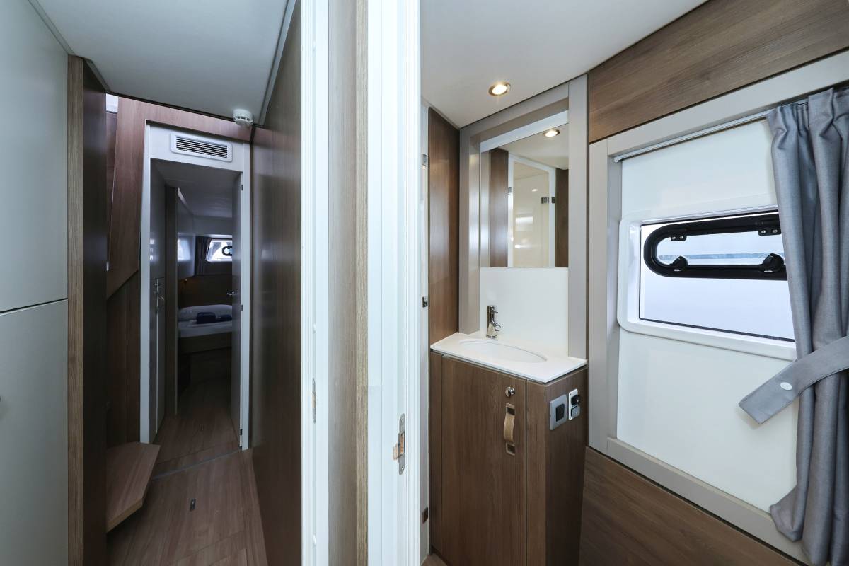 Bali 4.4, Thetis | Yacht Charter Croatia