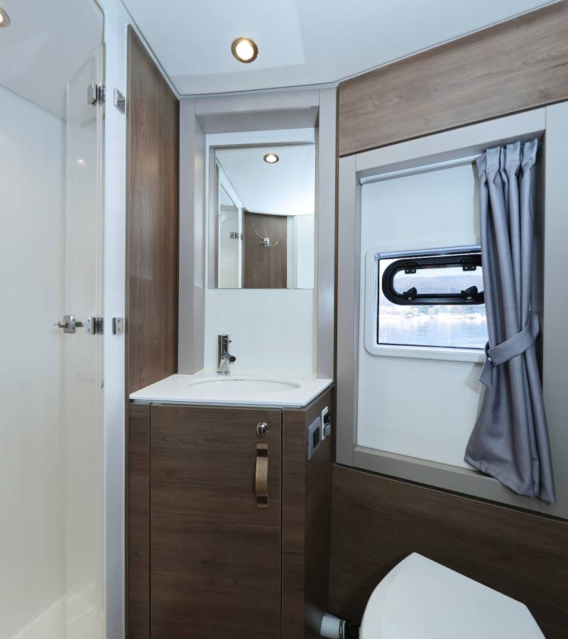 Bali 4.4, Thetis | Yacht Charter Croatia