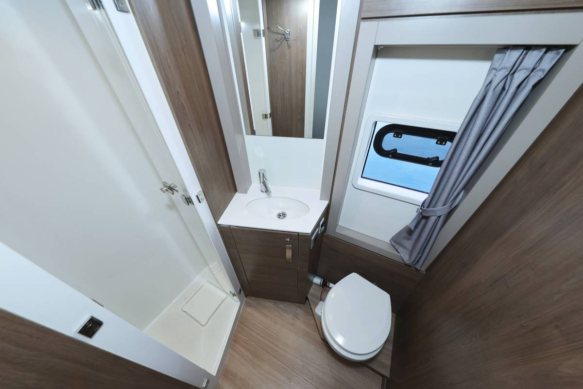 Bali 4.4, Thetis | Yacht Charter Croatia