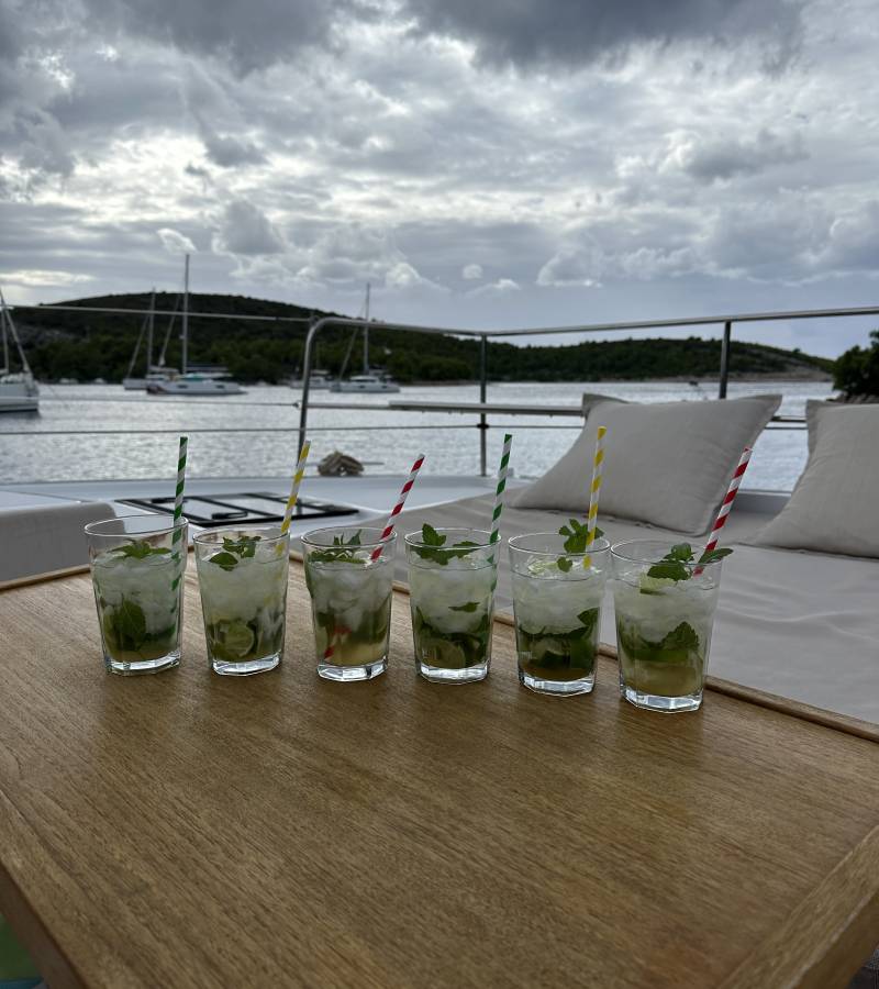 Bali 4.4, Thetis | Yacht Charter Croatia