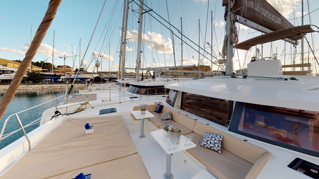 Bali 4.5, Karina V | Yachtcharter Kroatien