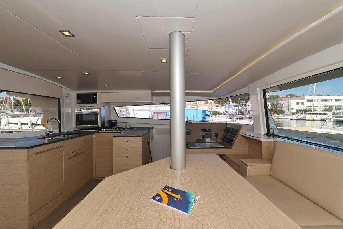 Bali 4.5, Karina V | Yacht Charter Croatia