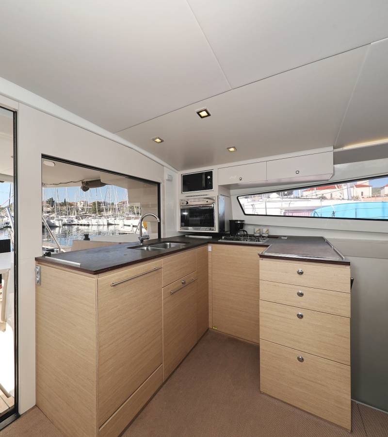 Bali 4.5, Karina V | Yacht Charter Croatia