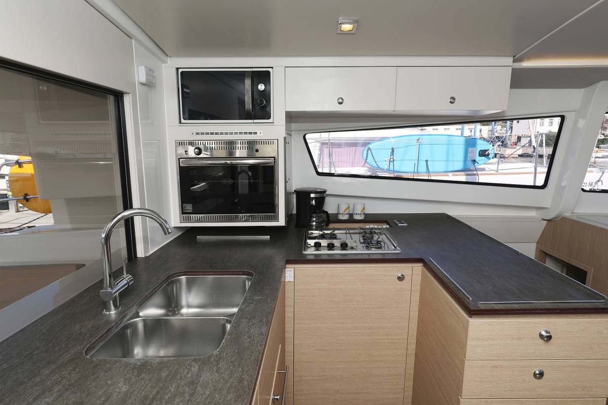 Bali 4.5, Karina V | Yacht Charter Croatia