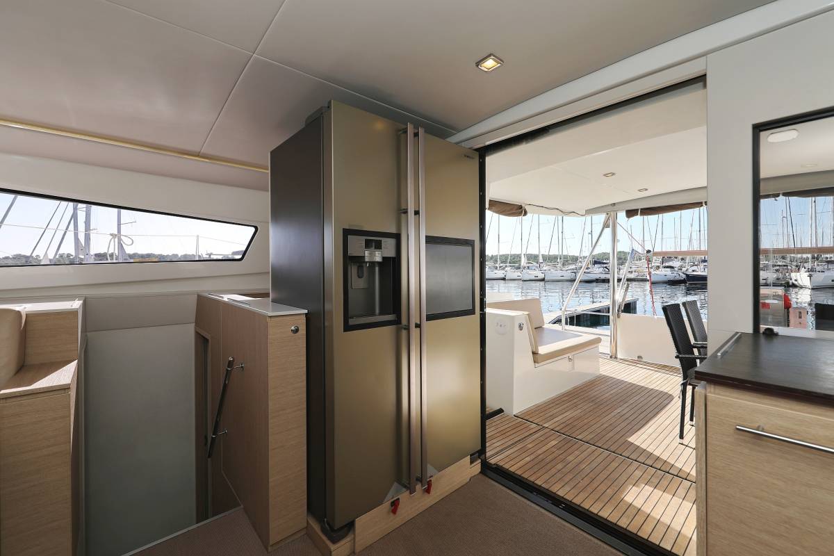 Bali 4.5, Karina V | Yacht Charter Croatia
