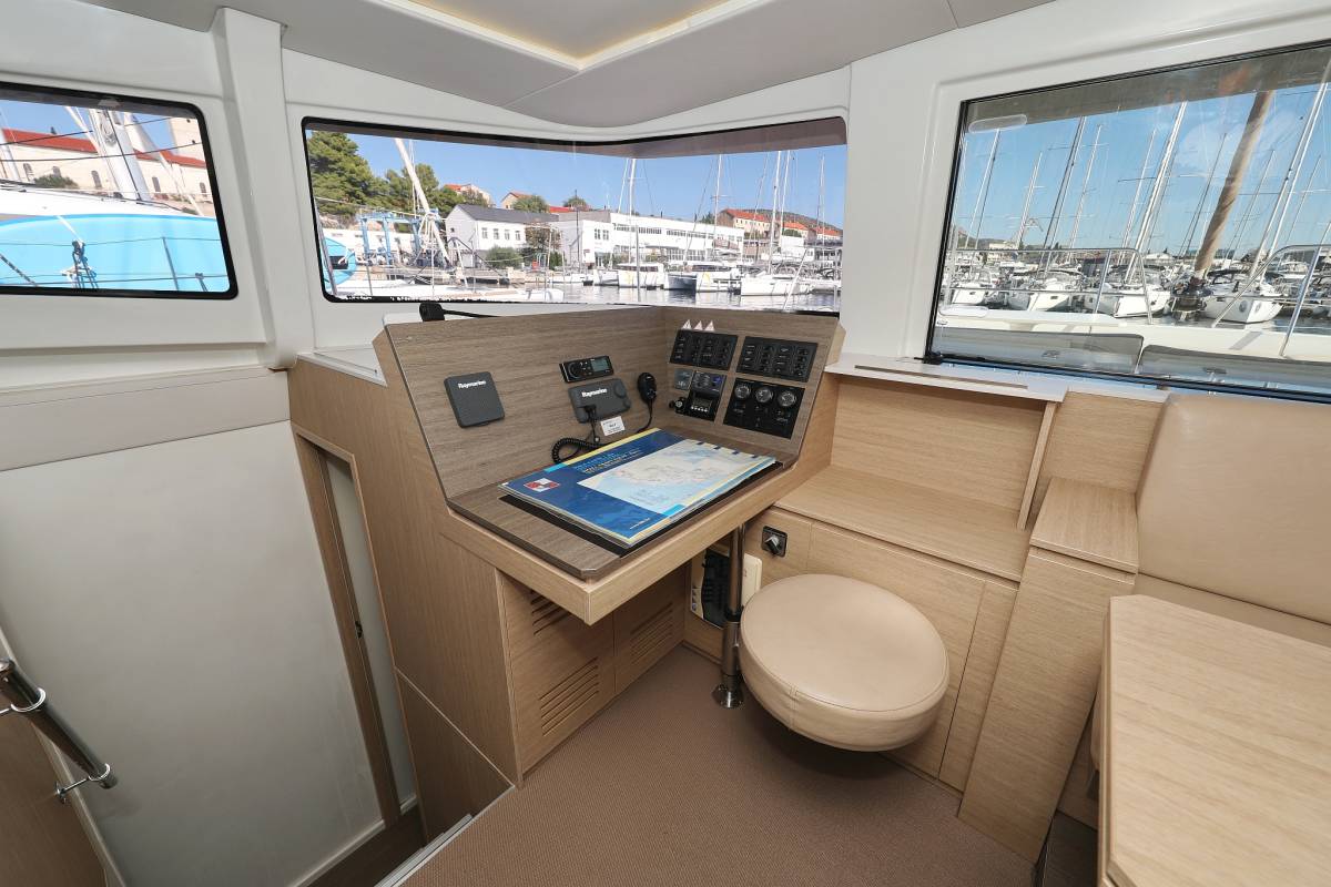 Bali 4.5, Karina V | Yacht Charter Croatia
