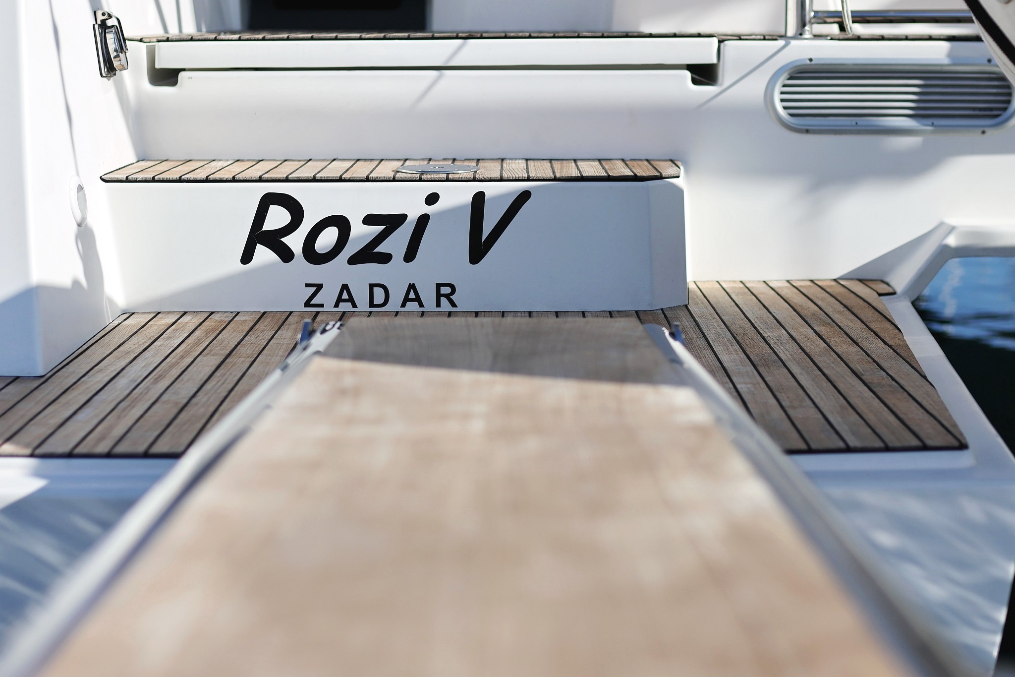 Bali 4.5, Rozi V | Yachtcharter Kroatien