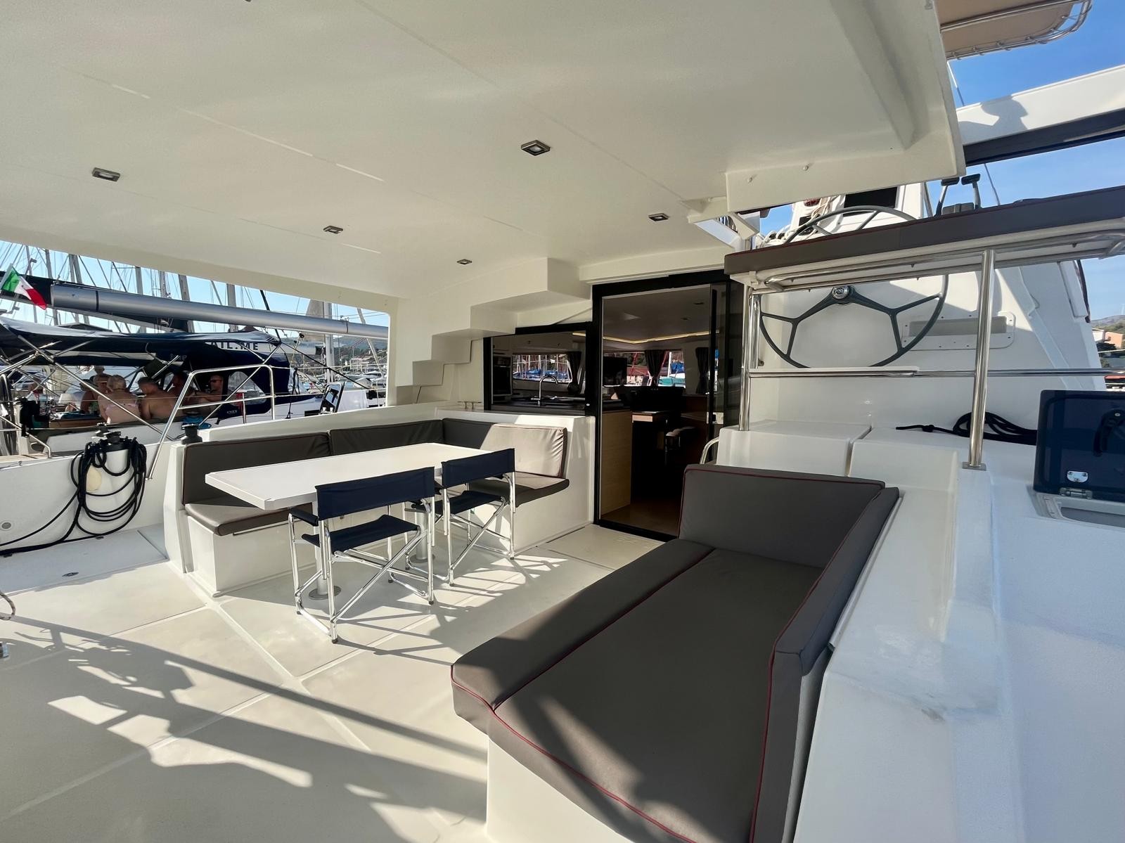 Bali 4.5, Nouvelle Vague | Yacht Charter Croatia