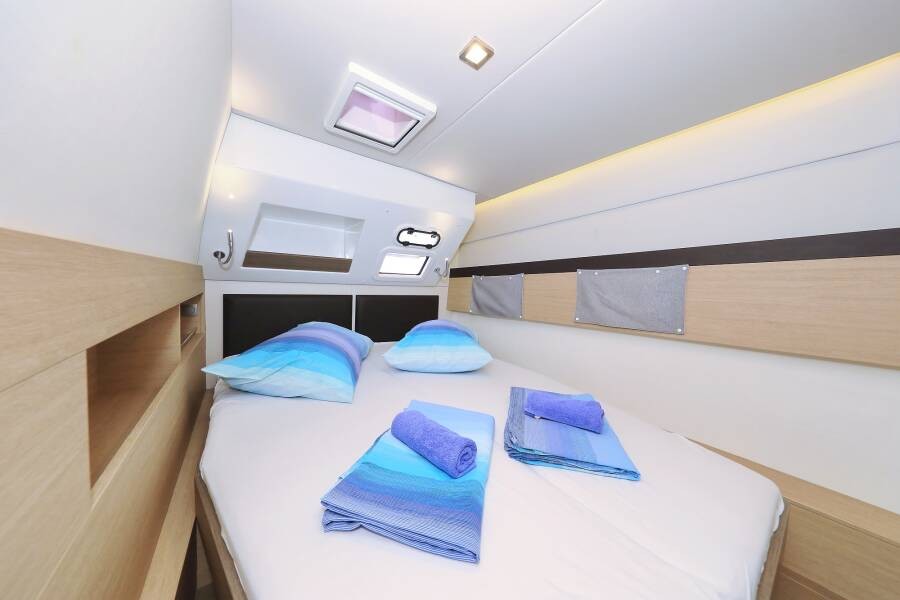 Bali 4.5, Nouvelle Vague | Yacht Charter Croatia