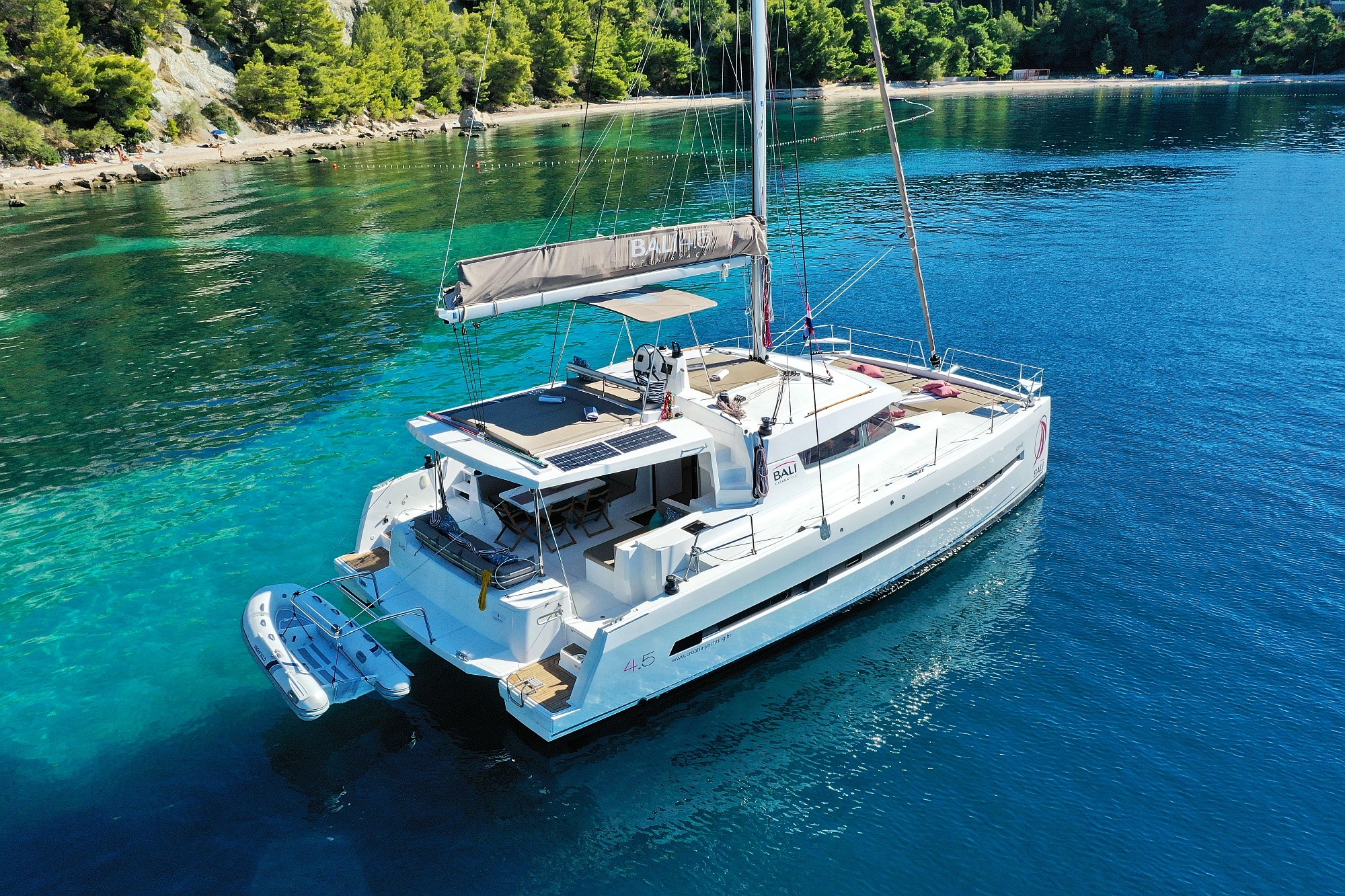 Bali 4.5, Chimaera | Yacht Charter Croatia