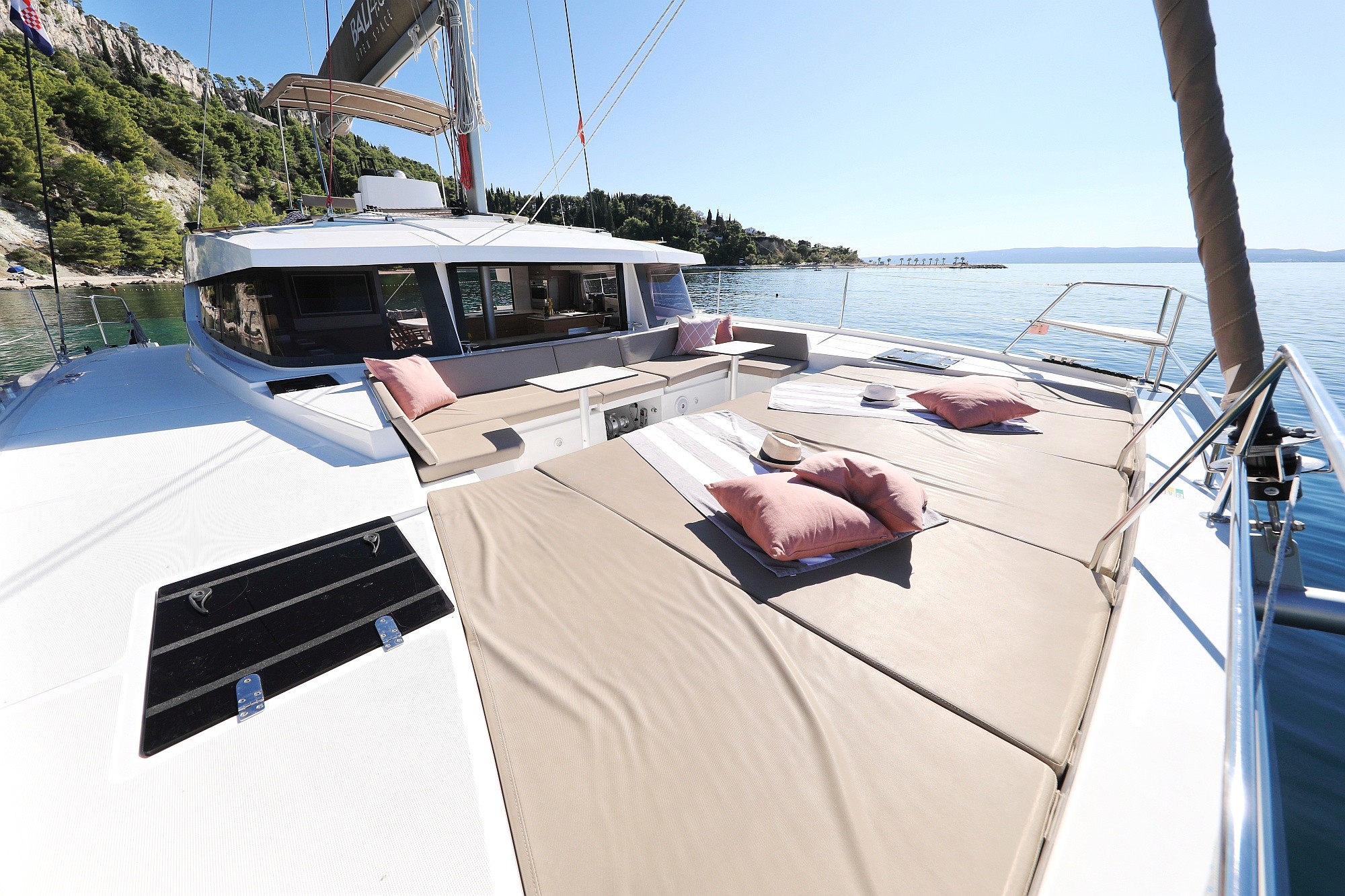 Bali 4.5, Chimaera | Yacht Charter Croatia
