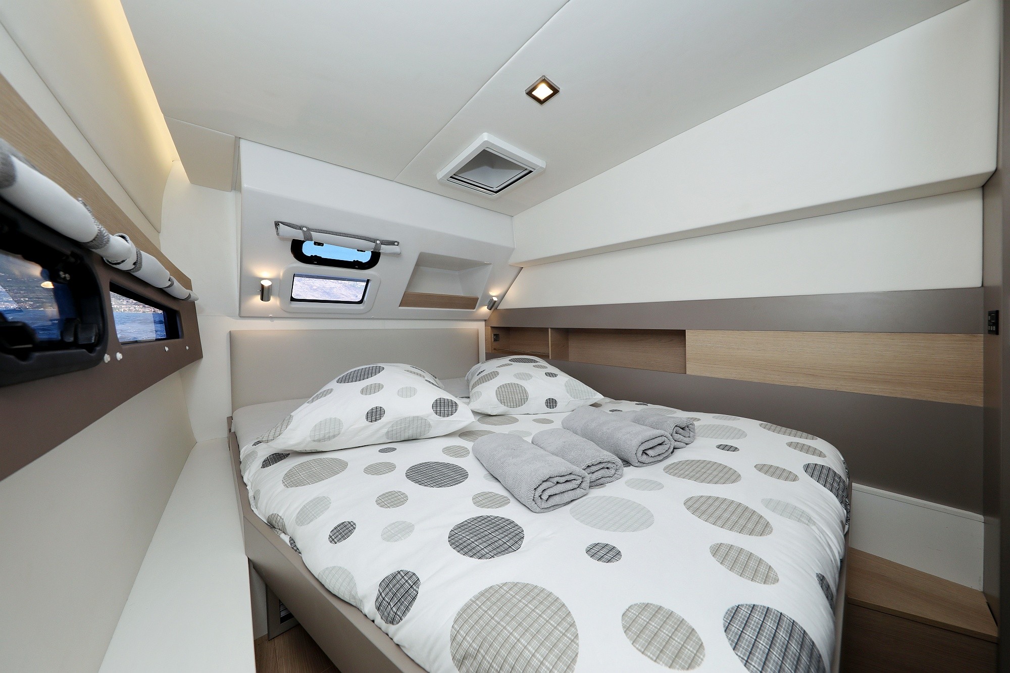 Bali 4.5, Chimaera | Yacht Charter Croatia