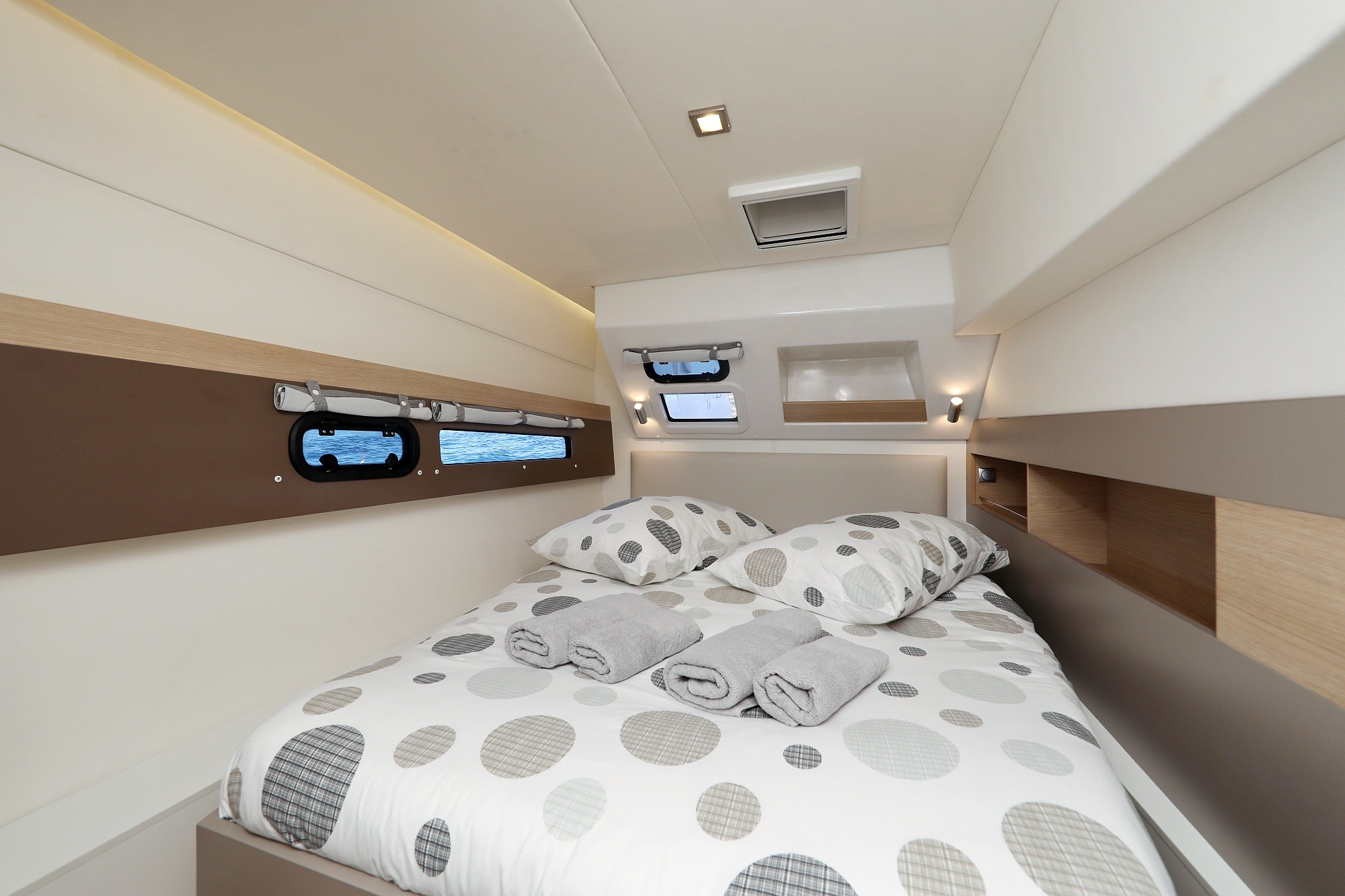 Bali 4.5, Chimaera | Yacht Charter Croatia