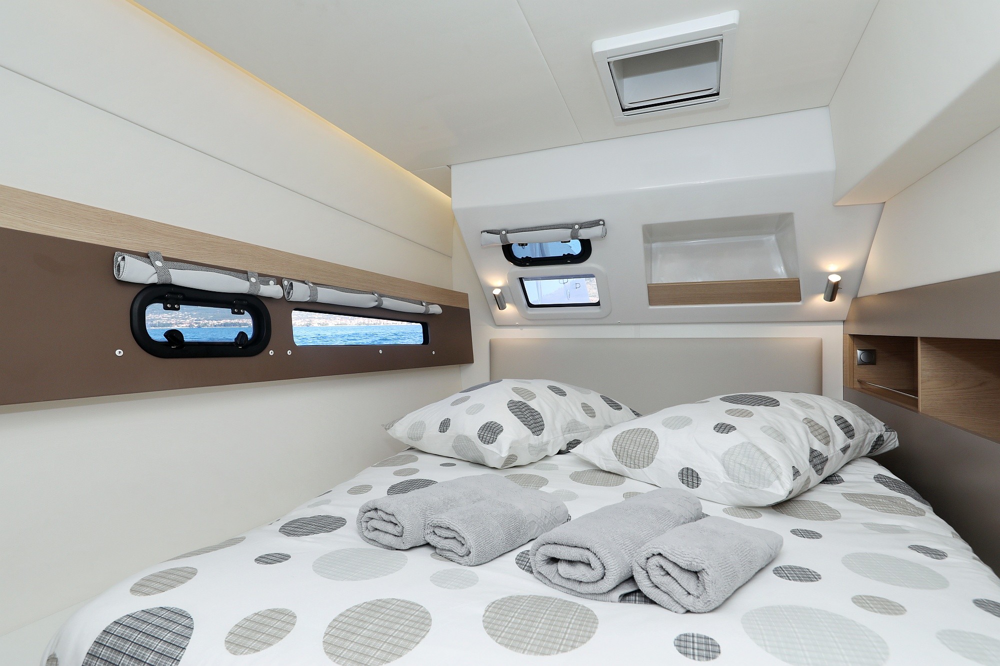 Bali 4.5, Chimaera | Yacht Charter Croatia