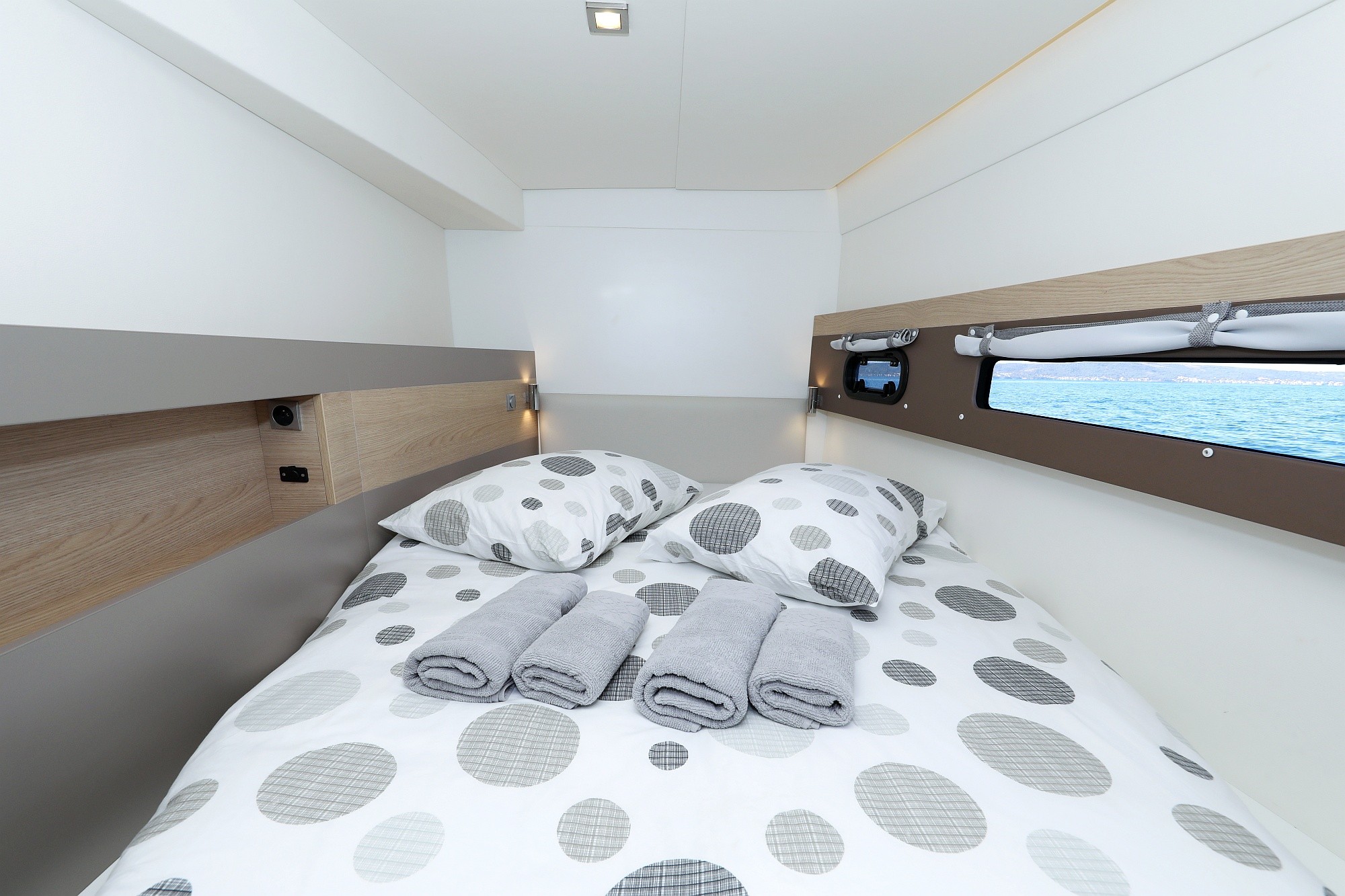 Bali 4.5, Chimaera | Yacht Charter Croatia