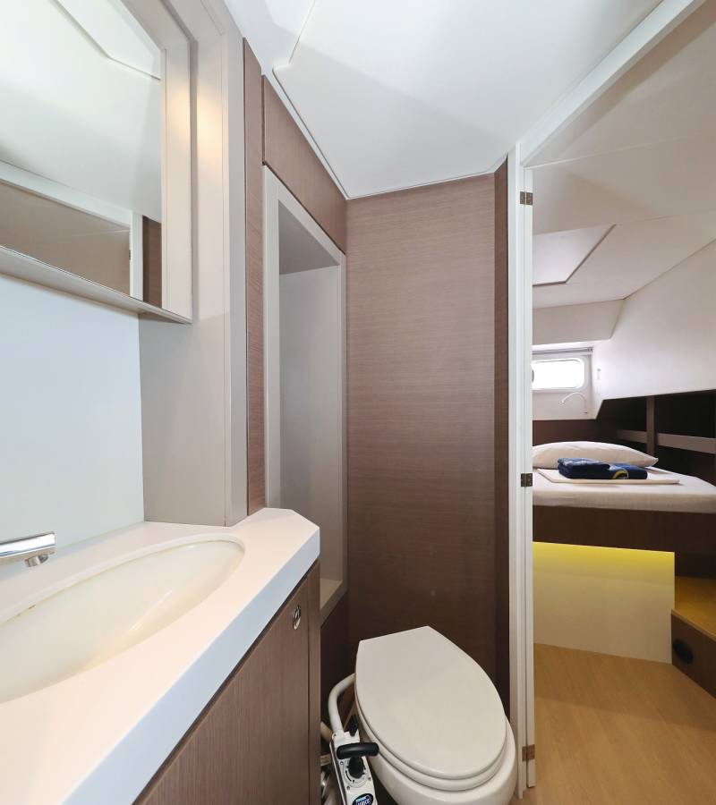 Bali 4.6, Triton | Yacht Charter Croatia