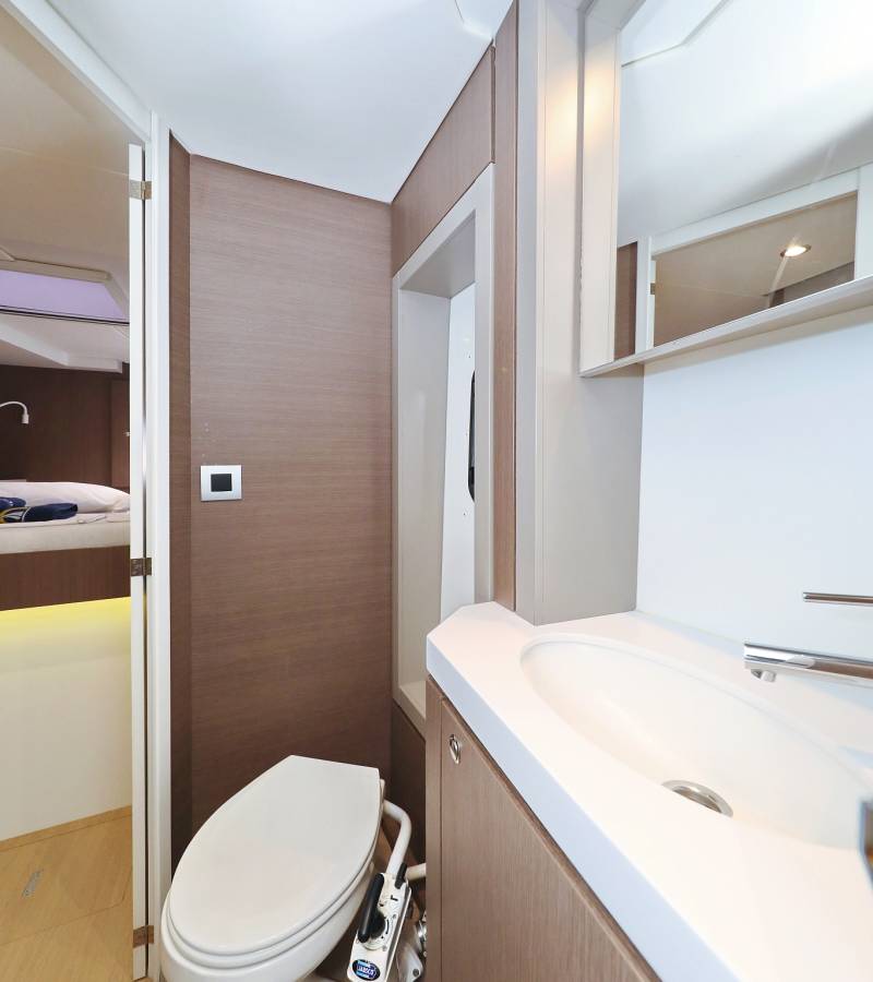 Bali 4.6, Triton | Yacht Charter Croatia