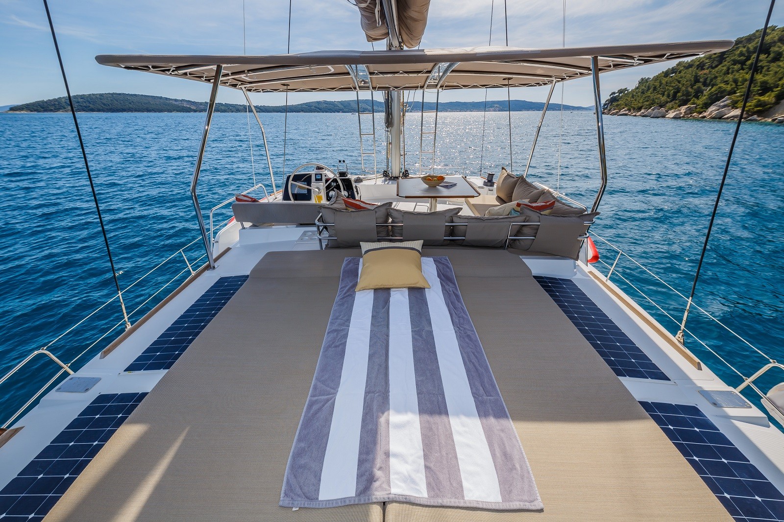 Bali 4.6, Nouvelle Lune | Yacht Charter Croatia