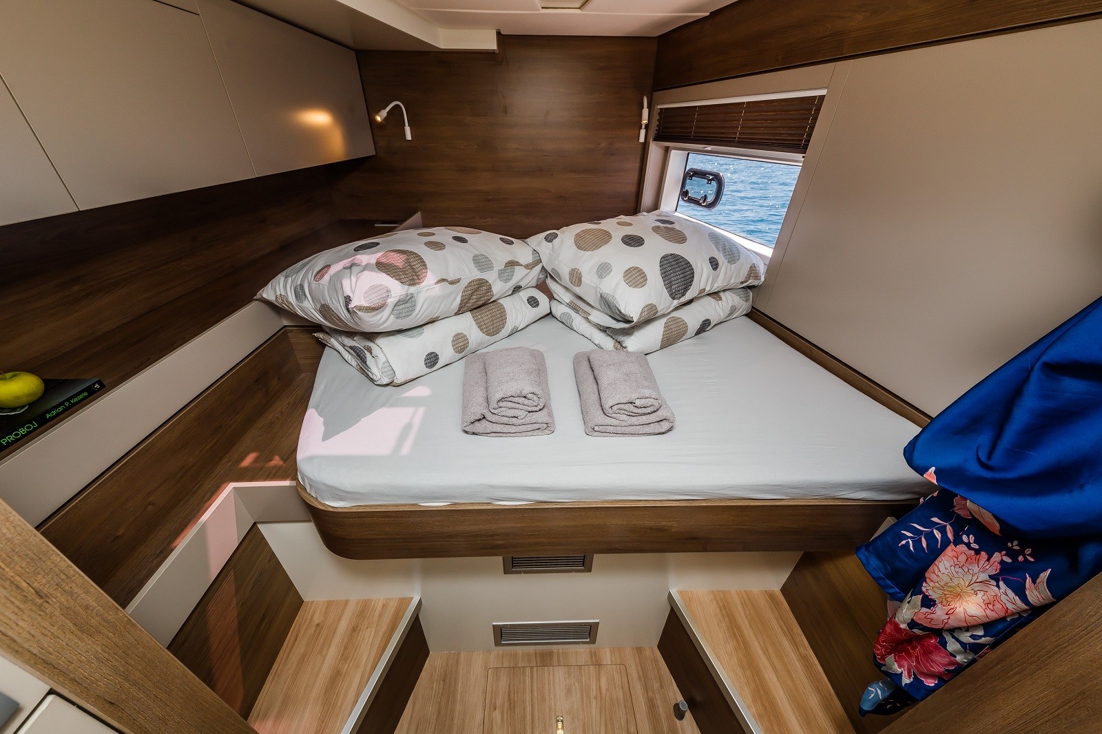 Bali 4.6, Nouvelle Lune | Yacht Charter Croatia