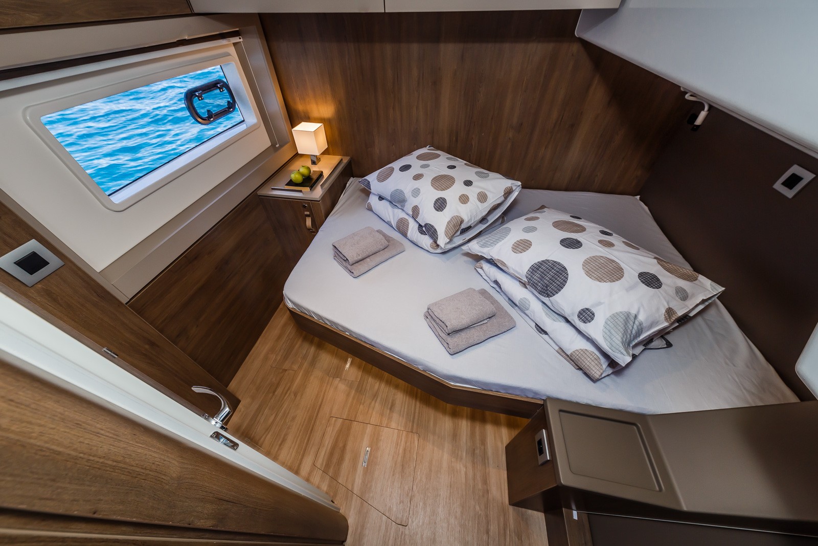 Bali 4.6, Nouvelle Lune | Yacht Charter Croatia