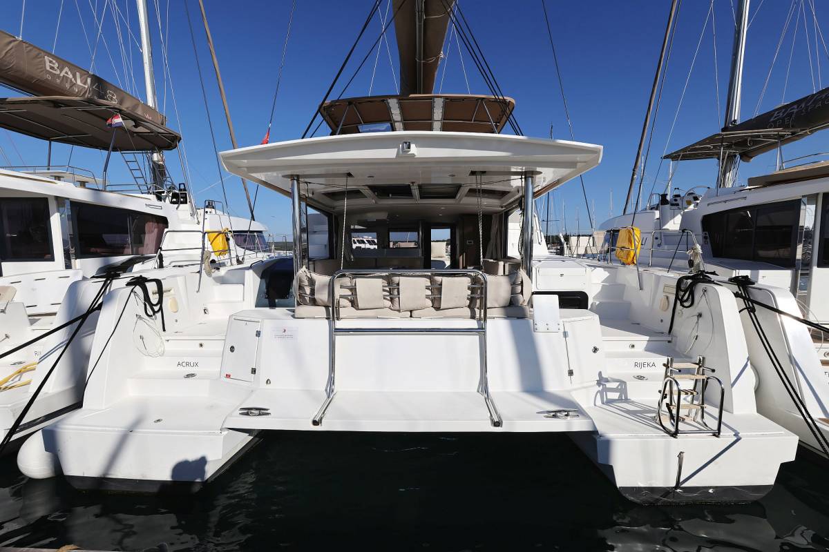 Bali 4.6, Acrux | Yacht Charter Croatia