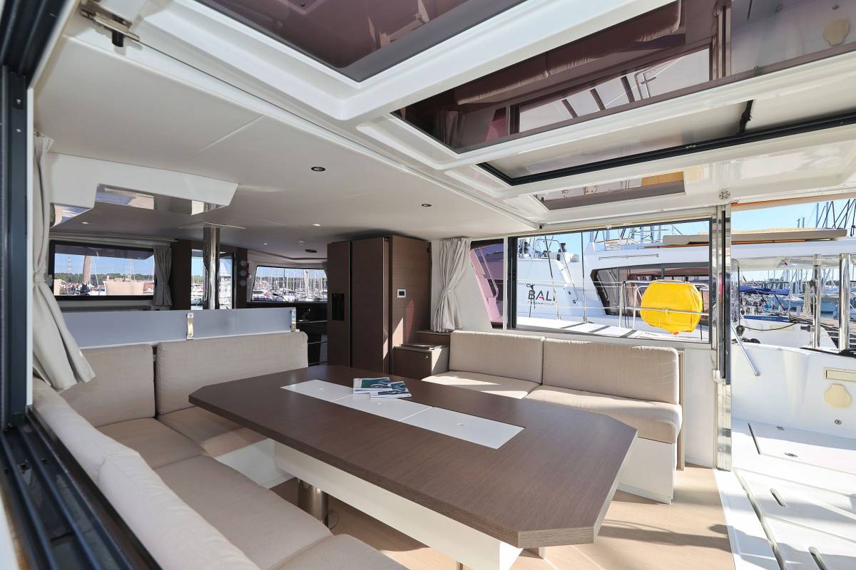 Bali 4.6, Acrux | Yacht Charter Croatia