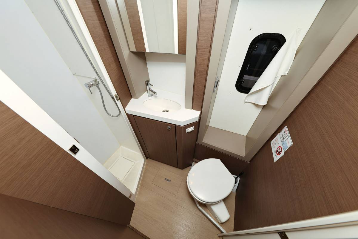 Bali 4.6, Acrux | Yacht Charter Croatia
