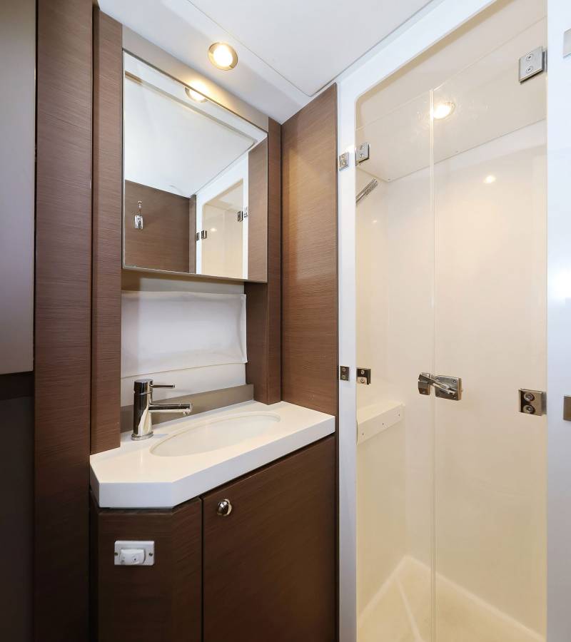Bali 4.6, Acrux | Yacht Charter Croatia