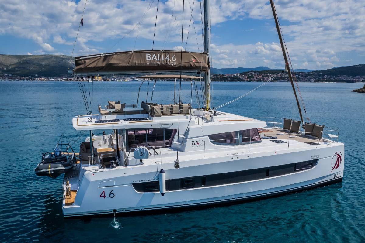 Bali 4.6, Sunshine | Yacht Charter Croatia