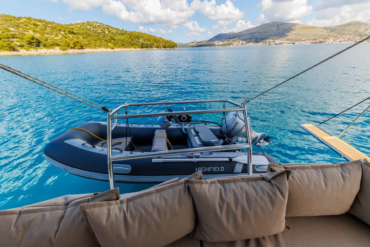 Bali 4.6, Sunshine | Yacht Charter Croatia