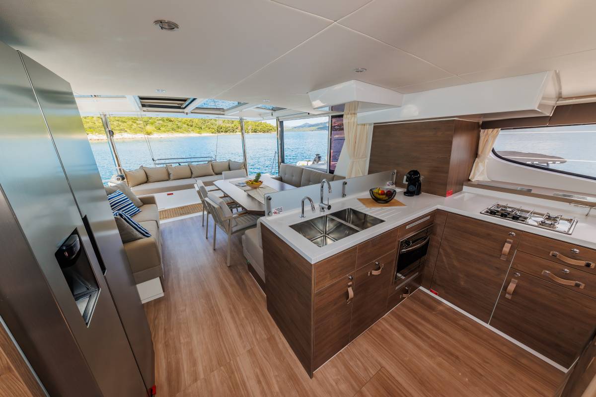 Bali 4.6, Sunshine | Yacht Charter Croatia