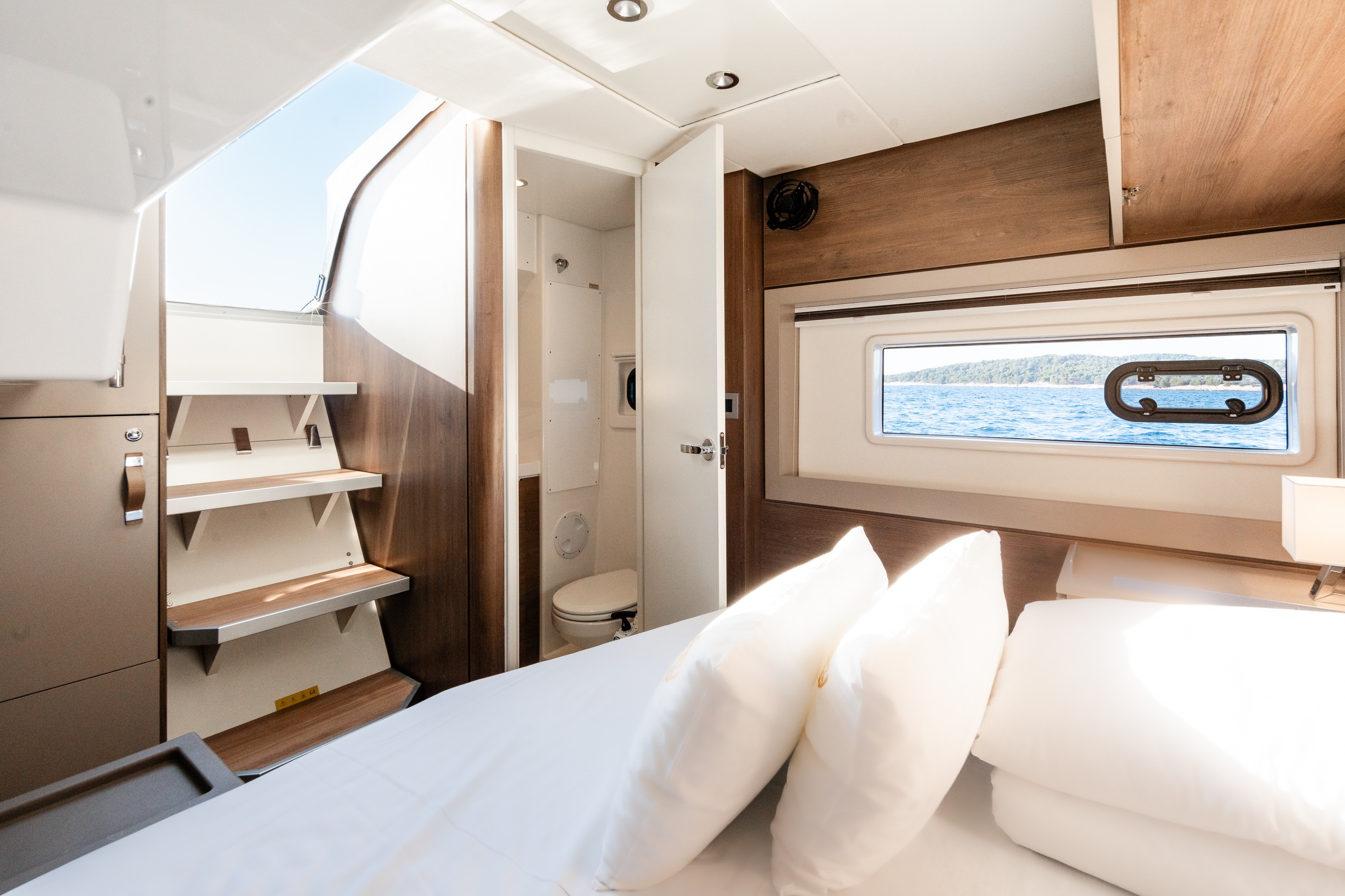 Bali 4.6, Optimus | Yacht Charter Croatia