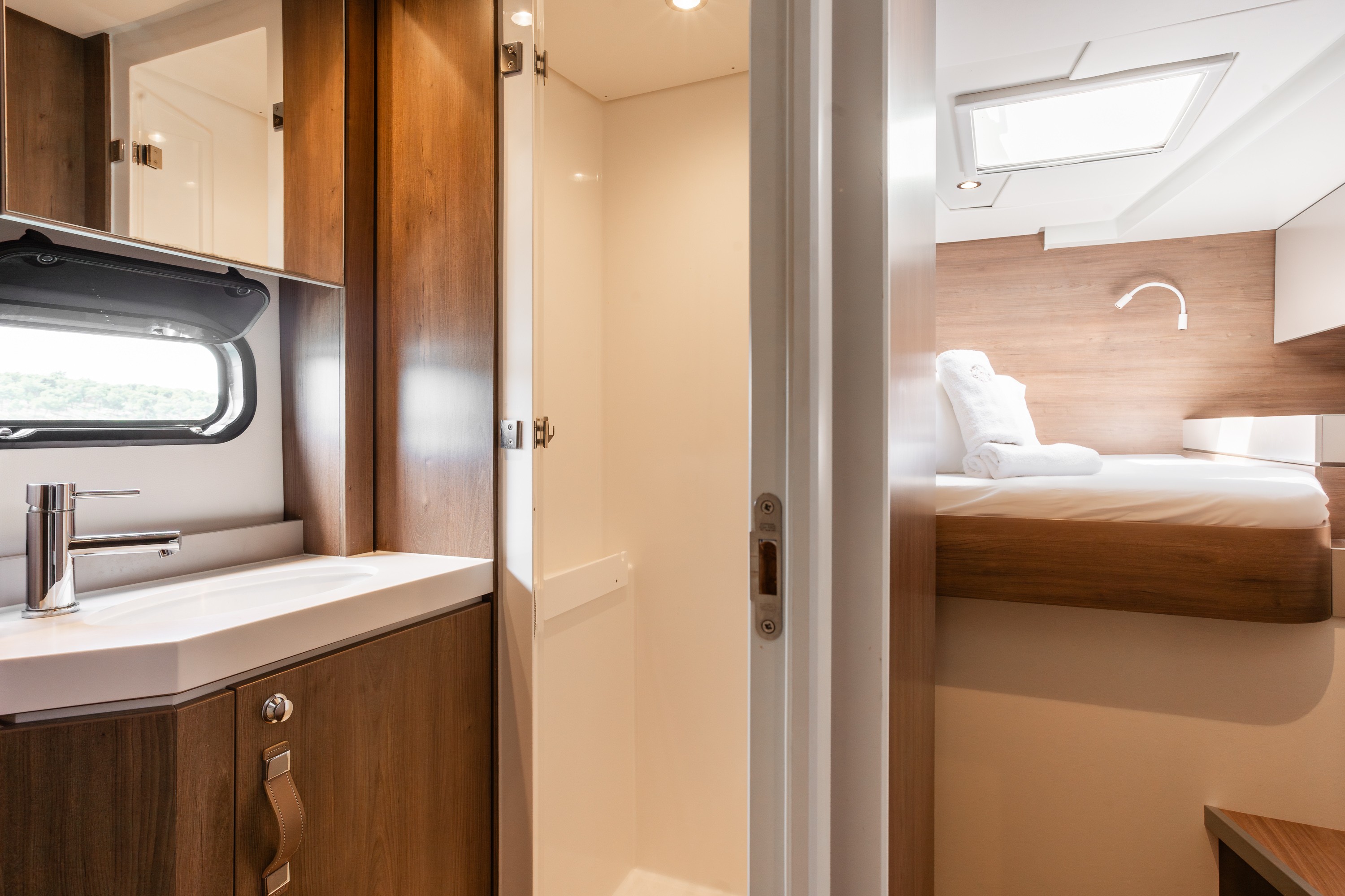 Bali 4.6, Optimus | Yacht Charter Croatia