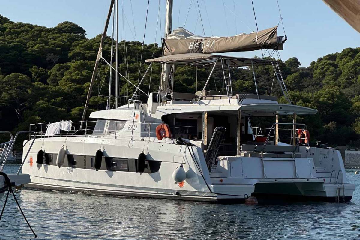 Bali 4.6 Sunny | Yacht Charter Croatia