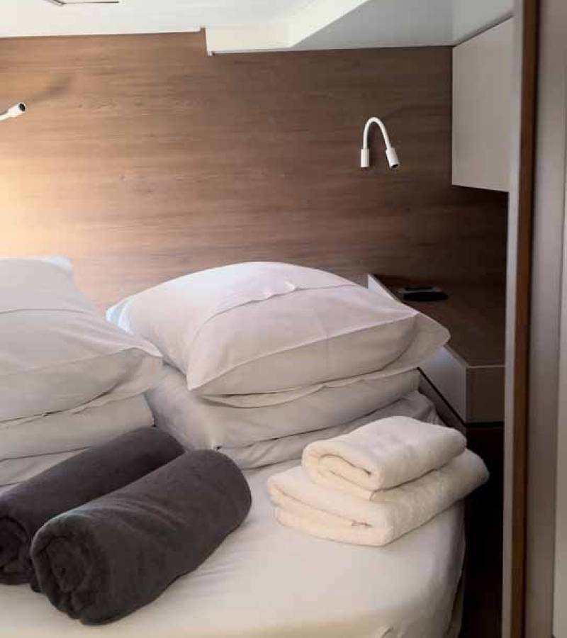 Bali 4.6, Sunny | Yacht Charter Croatia