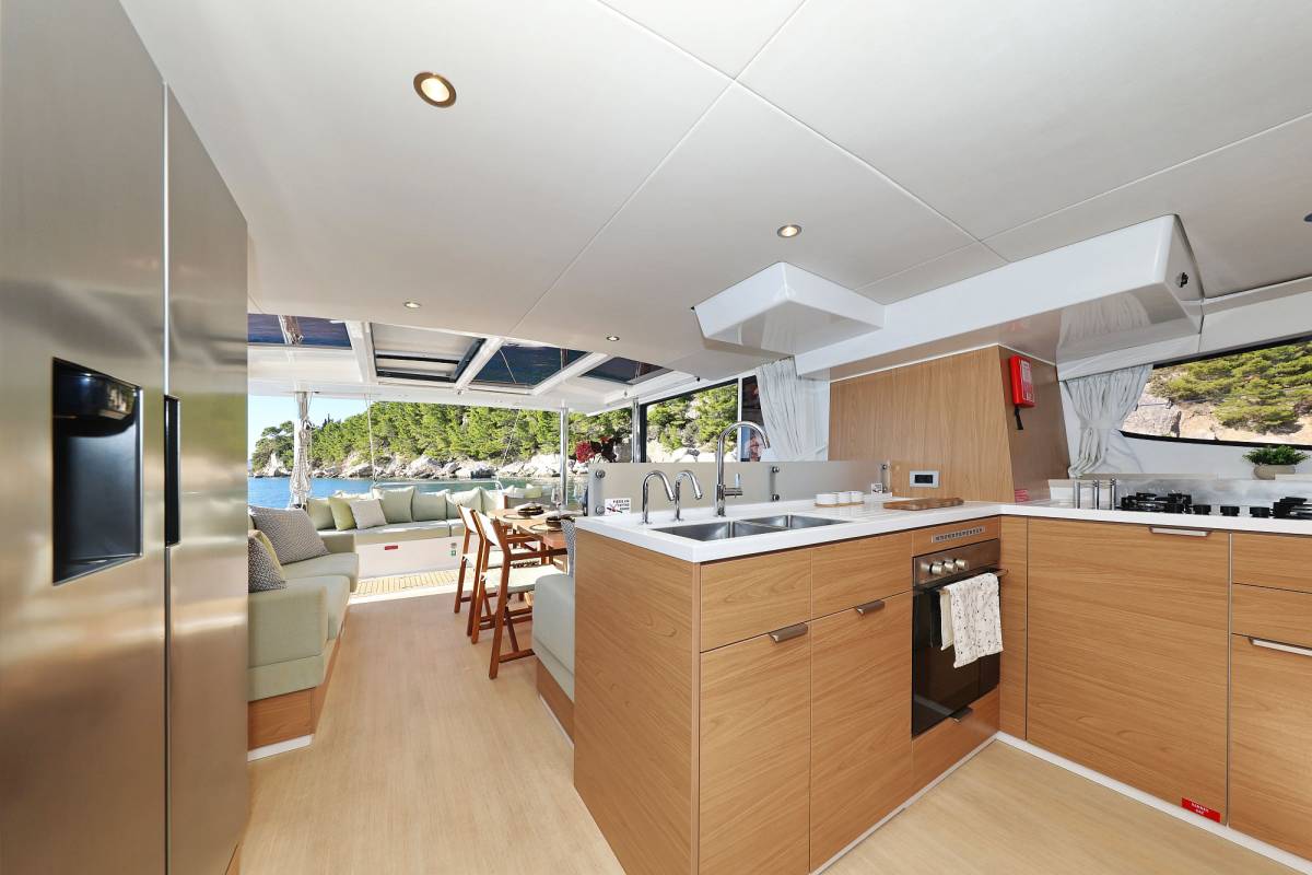 Bali 4.6, Belle Amie | Yacht Charter Croatia
