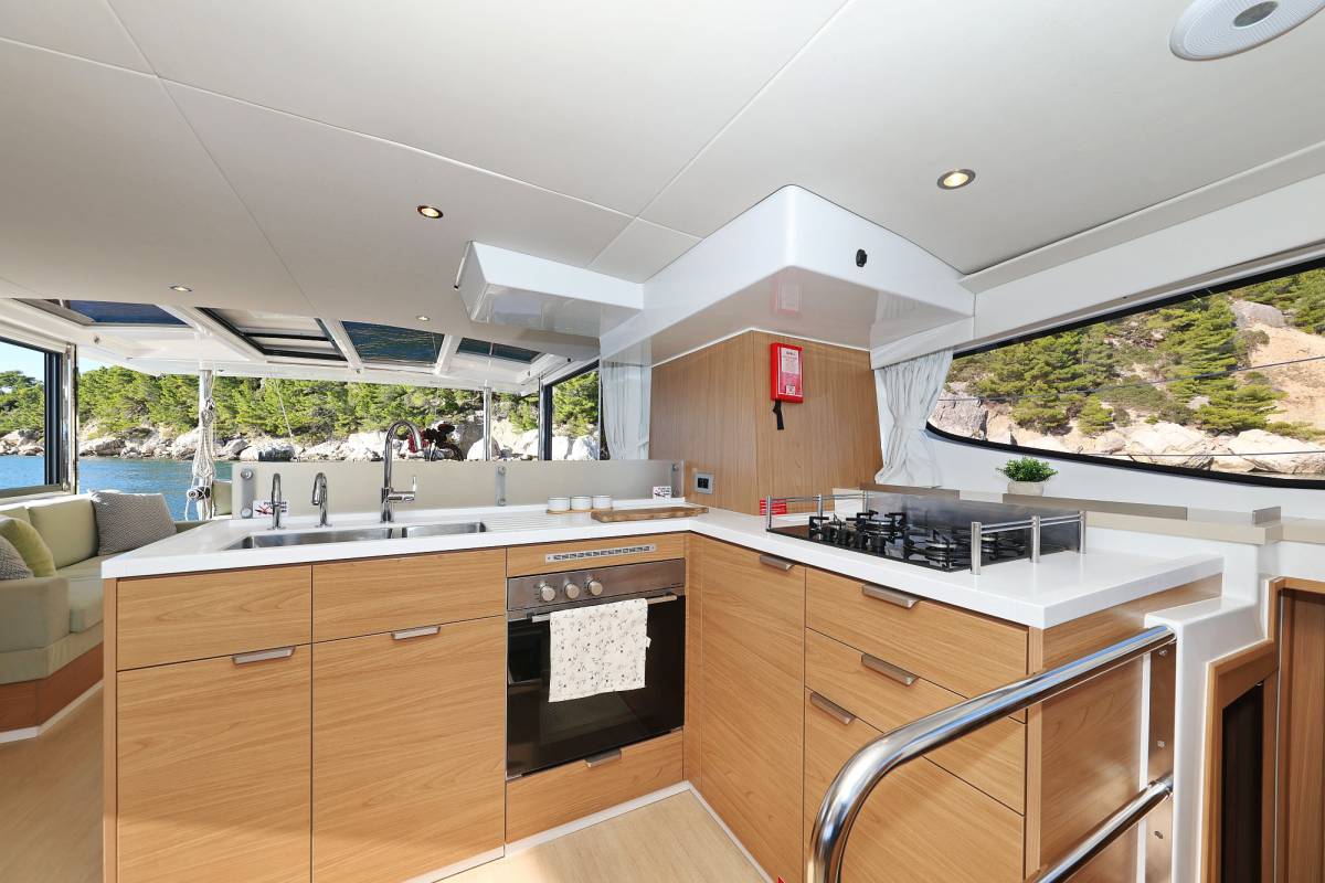 Bali 4.6, Belle Amie | Yacht Charter Croatia