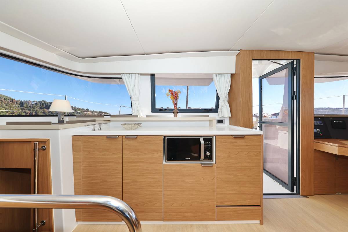 Bali 4.6, Belle Amie | Yacht Charter Croatia