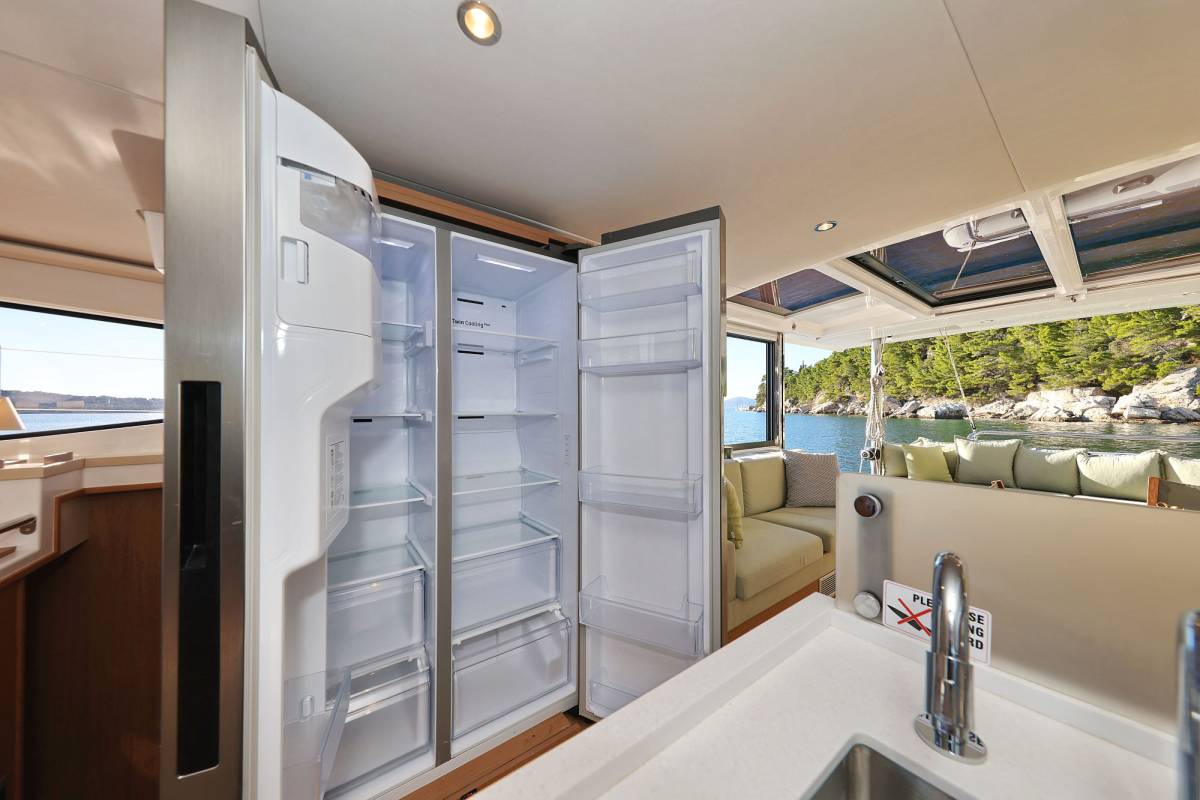 Bali 4.6, Belle Amie | Yacht Charter Croatia