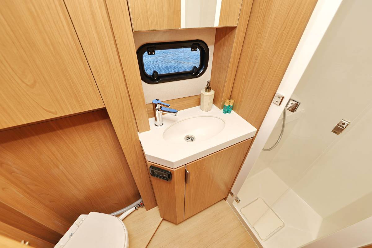Bali 4.6, Belle Amie | Yacht Charter Croatia