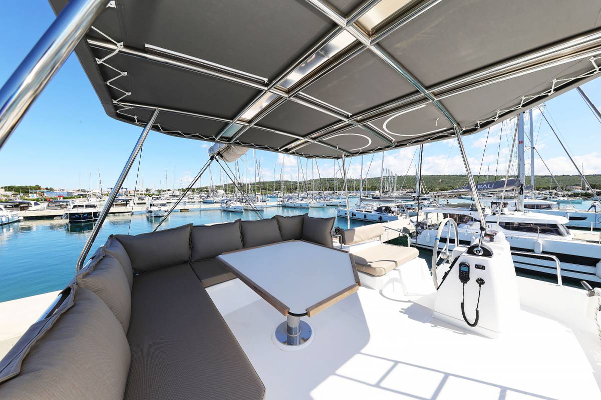 Bali 4.6, Hermine | Yachtcharter Kroatien