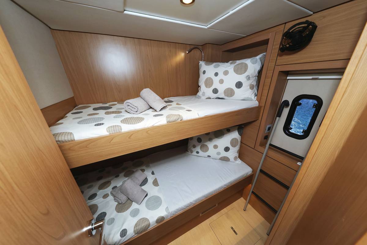 Bali 4.6, Hermine | Yachtcharter Kroatien