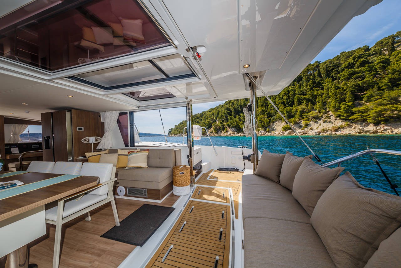 Bali 4.6, Love Story | Yacht Charter Croatia