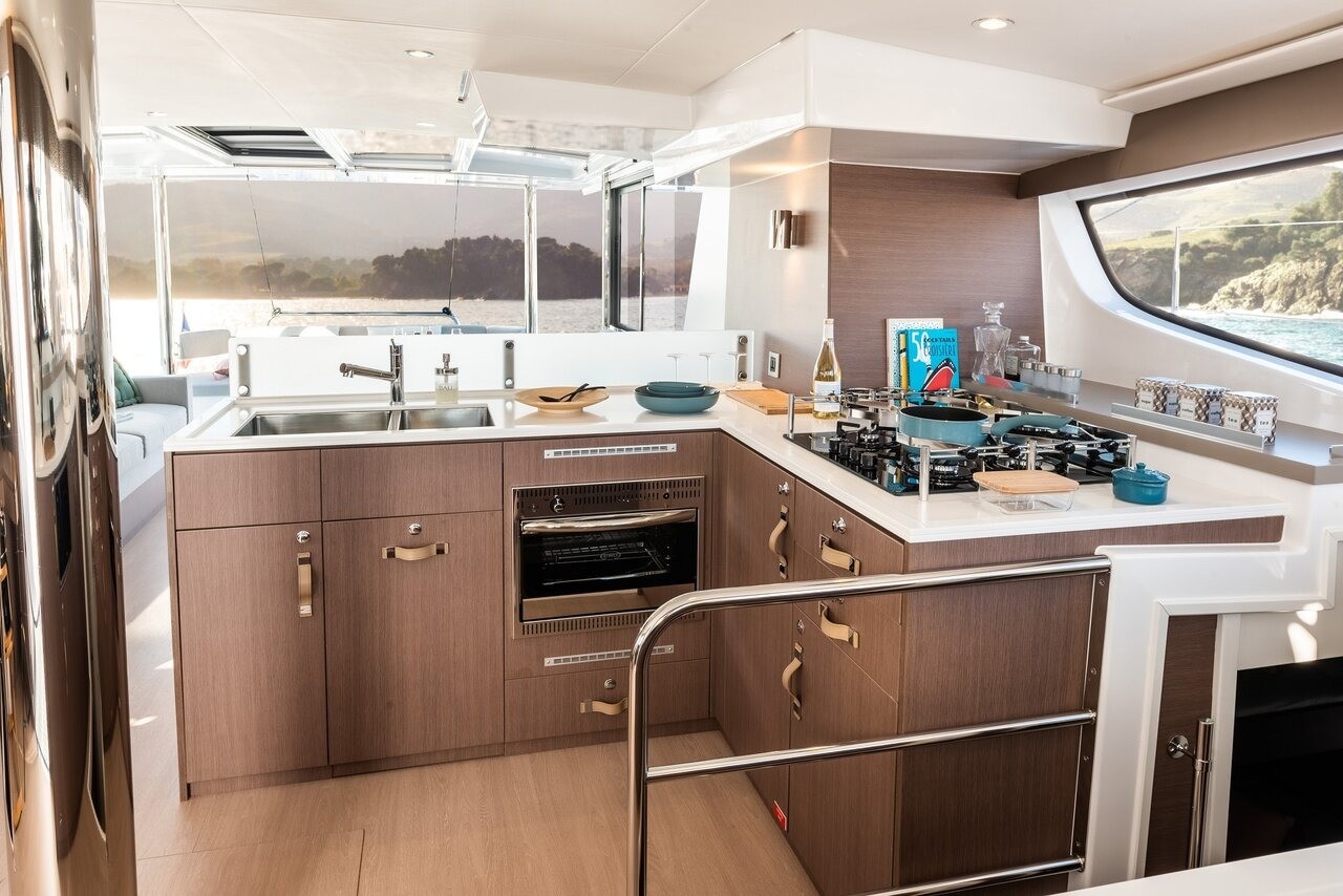 Bali 4.6, Azuréa | Yacht Charter Croatia